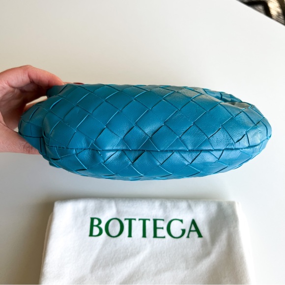 Bottega Veneta Mini Jodie Knotted Intrecciato Leather Shoulder Bag in Blue - Picture 10 of 17